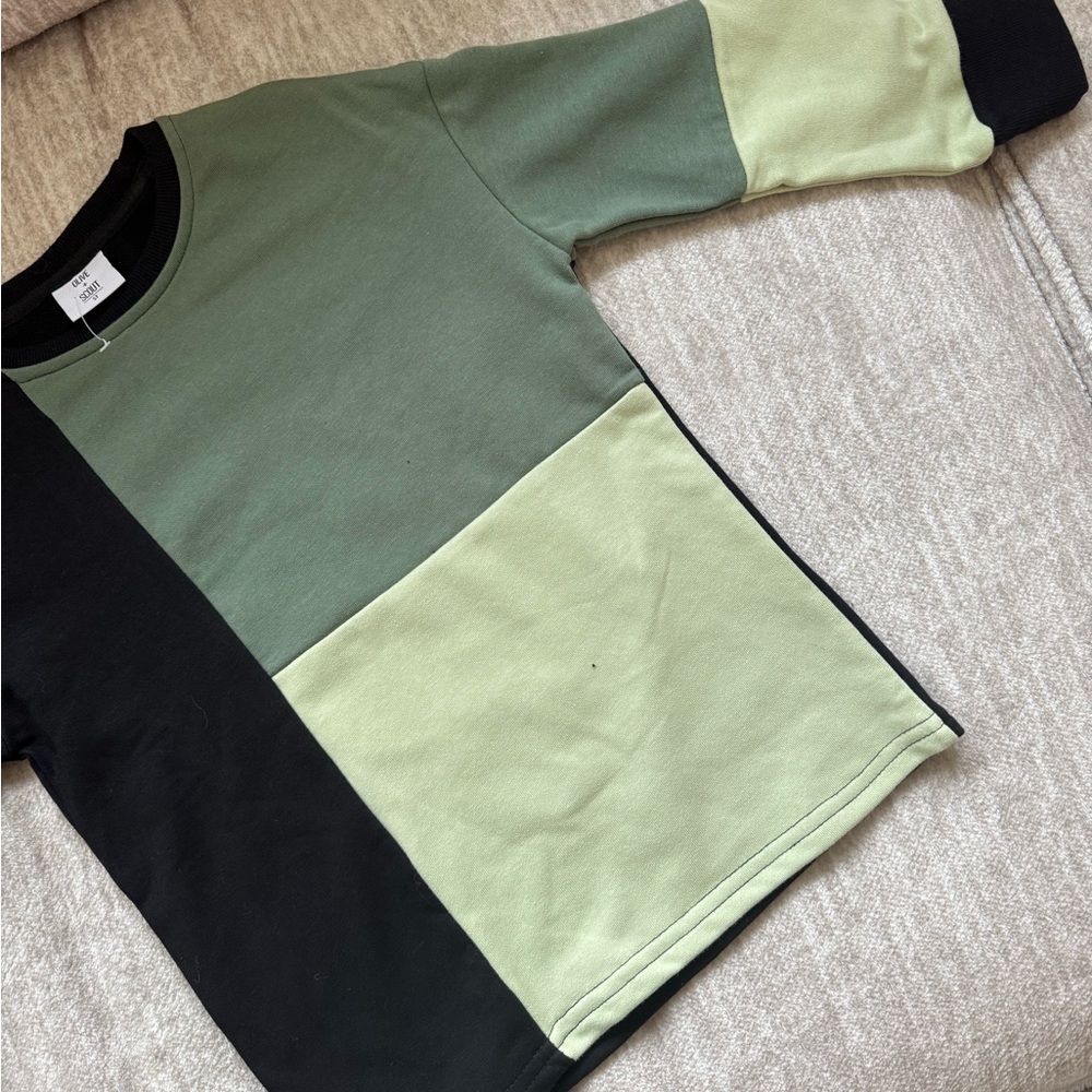 Green and Black Color Block Long Sleeve